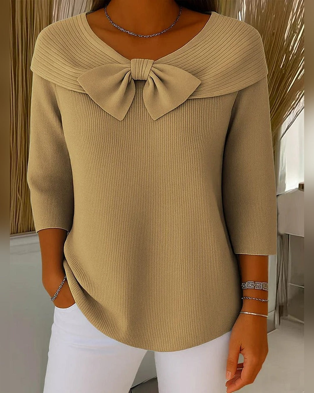 Sonja™ | Sweter z kokardą i okrągłym kołnierzem