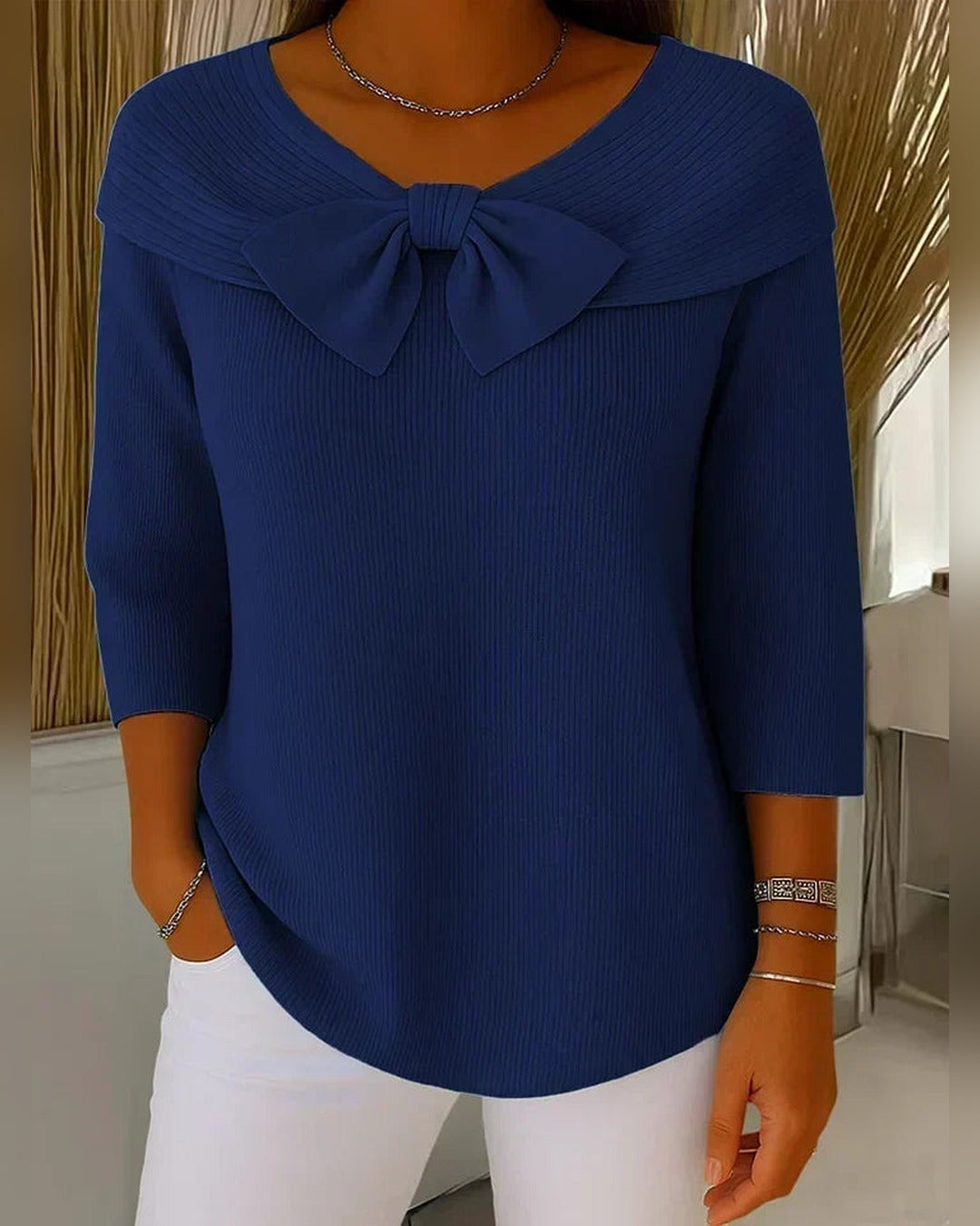 Sonja™ | Sweter z kokardą i okrągłym kołnierzem